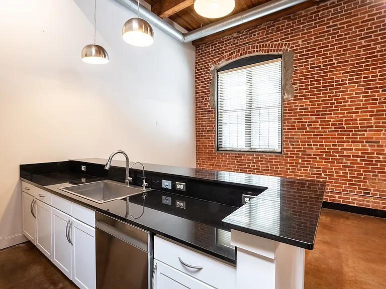644 Wells St SW #7 — Photo 16