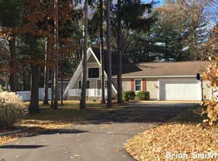 7043 Walker Rd, Spring Lake, MI 49456