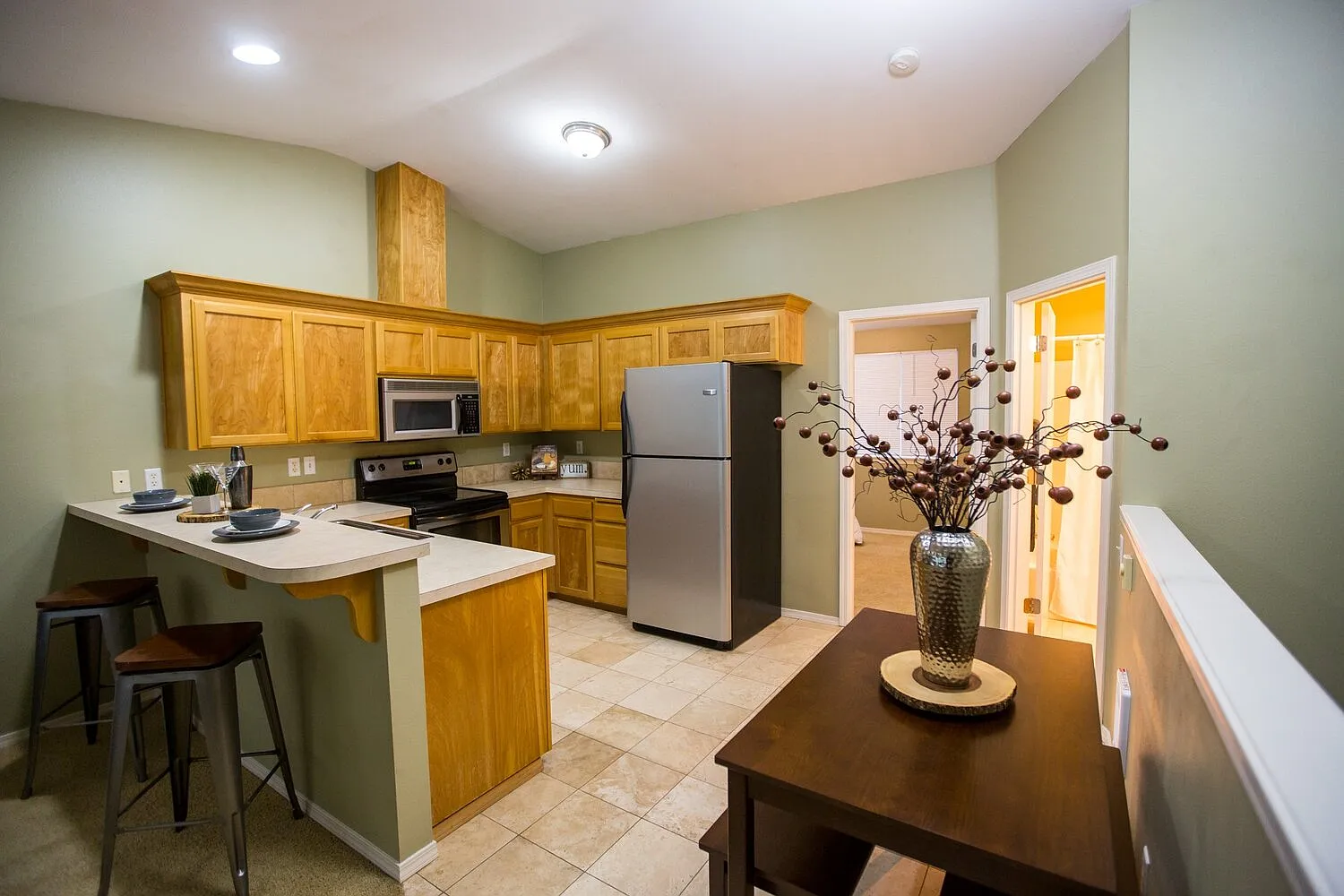 2 bed, 900 sqft, $1,725 — Photo 2