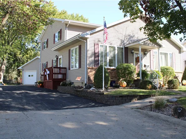907 W South 1st St, Shelbyville, IL 62565