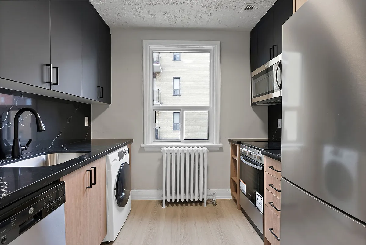 Building Photo - 50 Raglan Ave