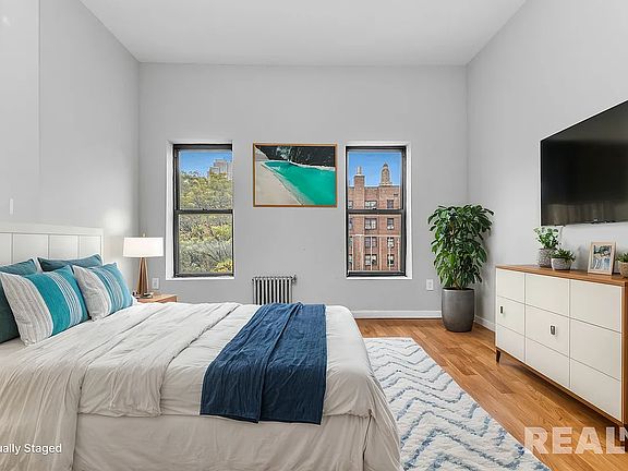 2nd image of 568 Baltic St #5R