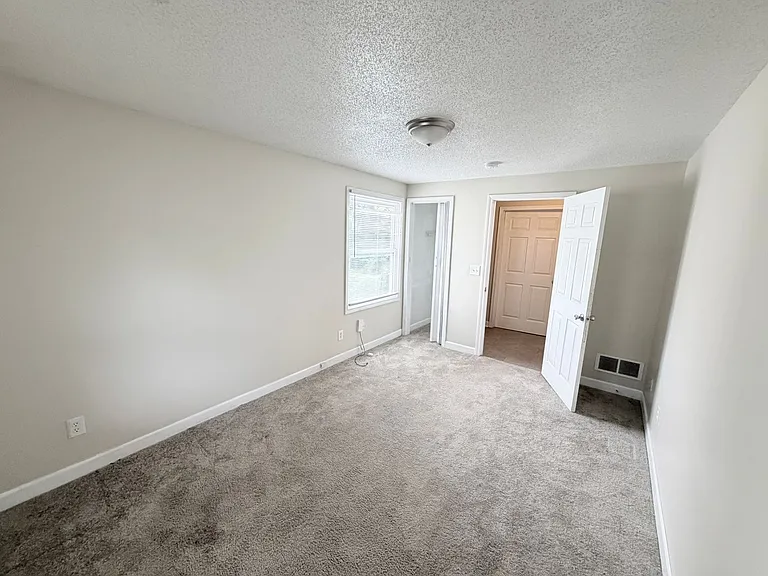 6215 Lathrop Ave — Photo 7