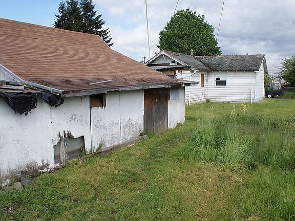 4th image of 1311 Crescent Ave