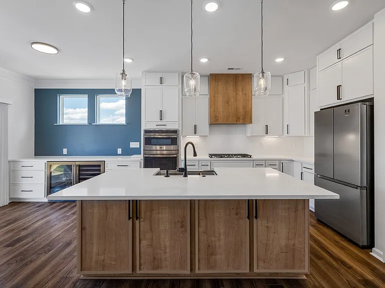 1069 Pennington Dr — Photo 8
