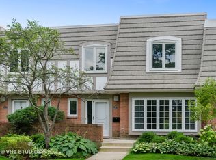 1406 Orleans Cir, Highland Park, IL 60035