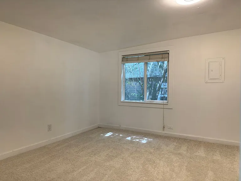 5536 38th Ave NE — Photo 6