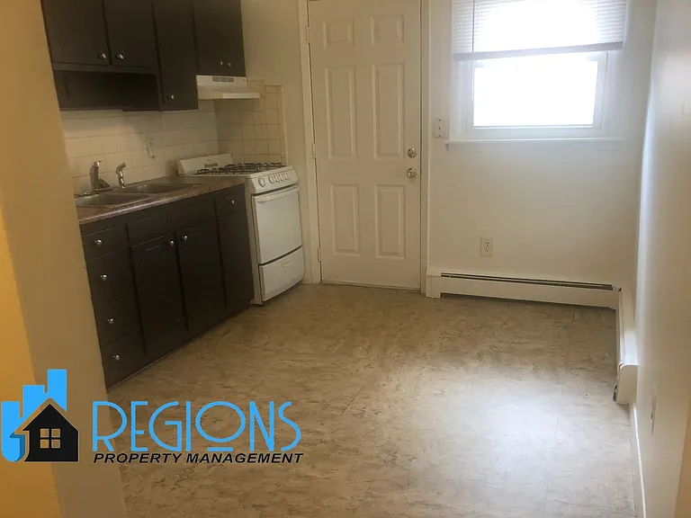 822 E. Washington Street — Photo 7