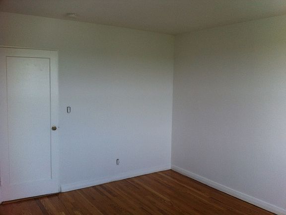 5th image of 290 Collins Ave APT 8A