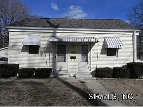 601 W Elm St photo 1