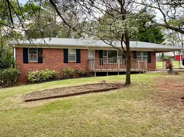 330 Highland Ave, Talladega, AL 35160