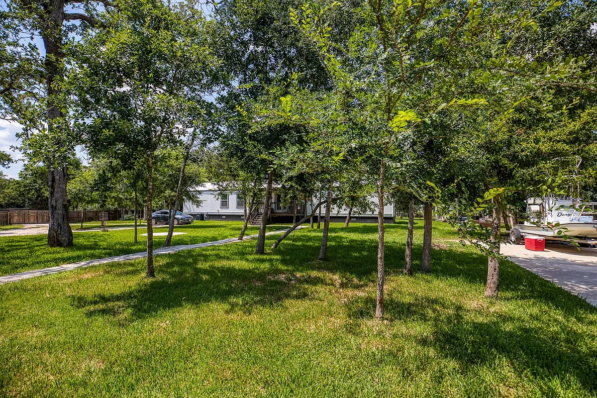 Building Photo - 102 Hilltop Ct
