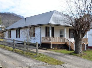 533 Broadway St, Irvine, KY 40336