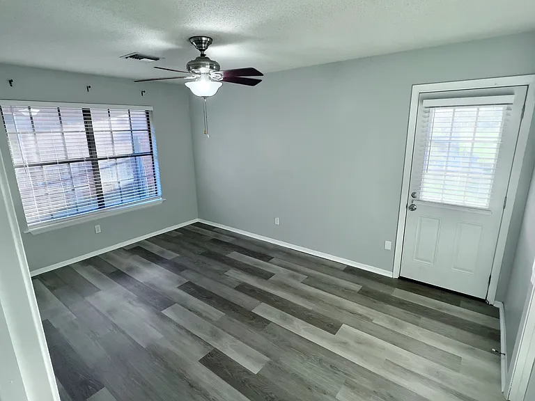 313 Titan Dr #B — Photo 9