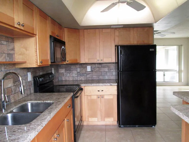 1911 NE 27th Ct #3 — Photo 7