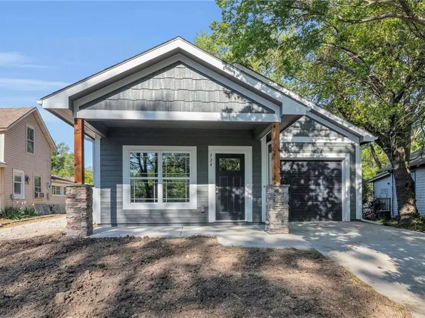 734 S Elm St, Ottawa, KS 66067