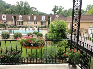 163 Old Montgomery Hwy APT D, Vestavia Hills, AL 35216