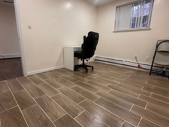 4th image of 3400 Wickham Ave #1