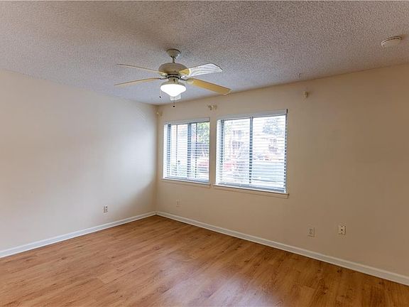 3rd image of 4266 Roswell Rd NE APT K2