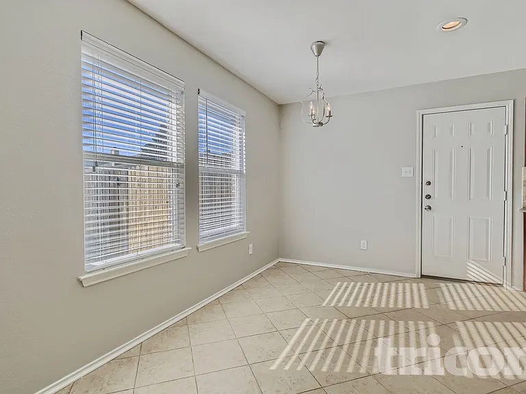 10317 Fossil Valley Dr — Photo 13