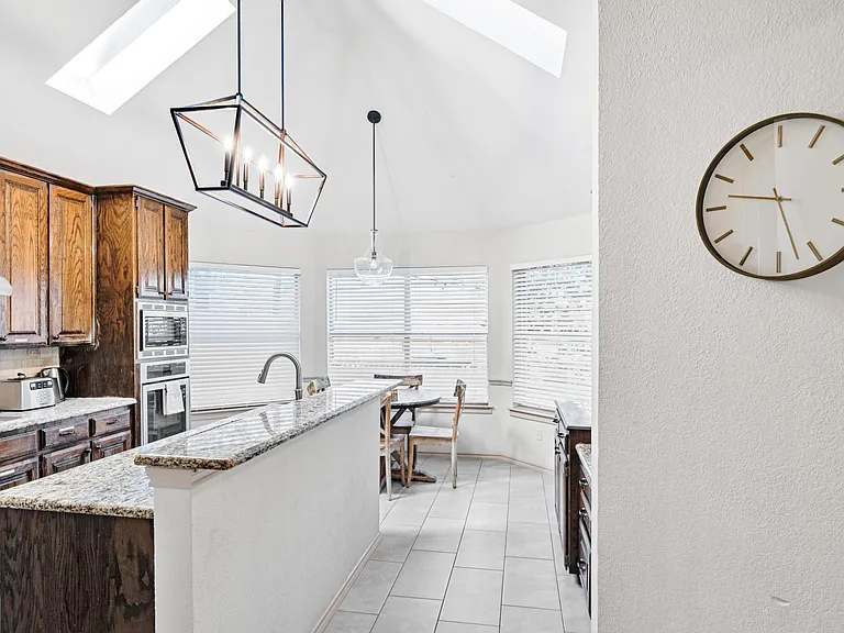 5202 Heatherdale Dr — Photo 30