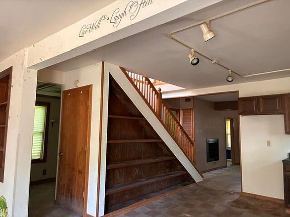 5th image of 1921 E Coolspring Ave
