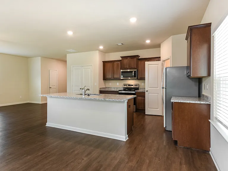 132 Innis Brook Cir — Photo 5