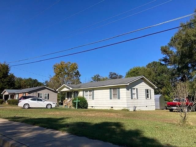 2nd image of 627 Sunhill Rd