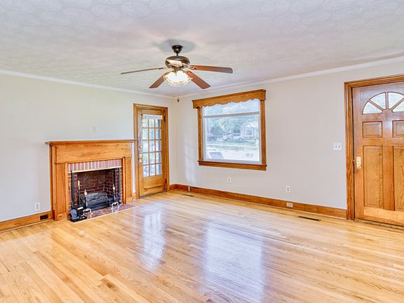 4th image of 8 Westbrook Dr
