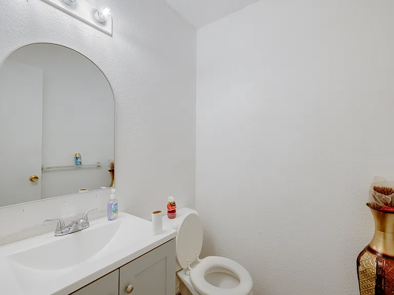 4260 Meadowknoll Dr — Photo 16