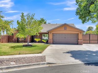 850 Canary Ln, Corona, CA 92879