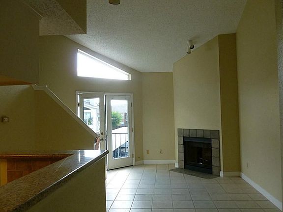 3rd image of 10855 Meadowglen Ln APT 1128
