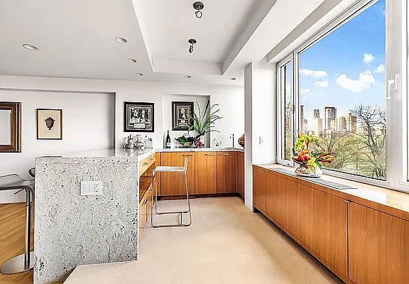 3rd image of 120 Central Park S #9AB