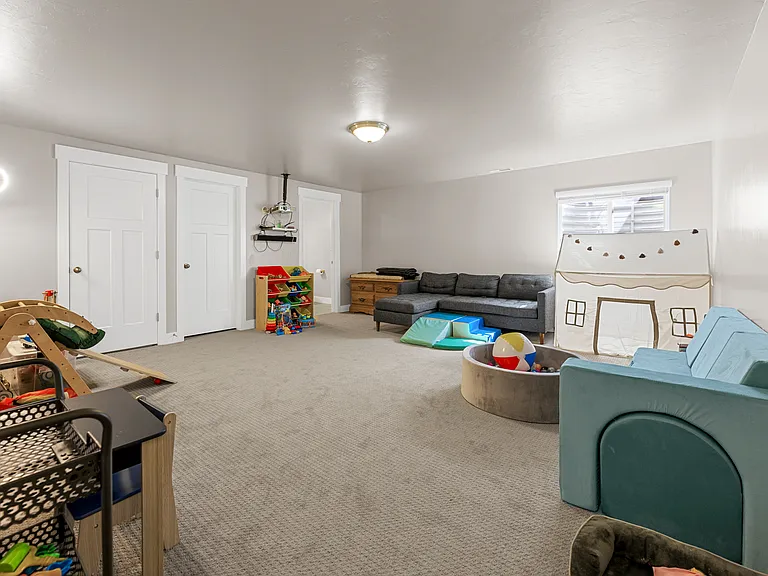 673 W Gallant Dr — Photo 13