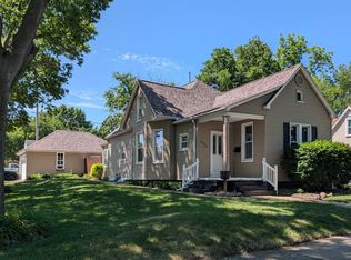 1224 Charlotte St, Pekin, IL 61554