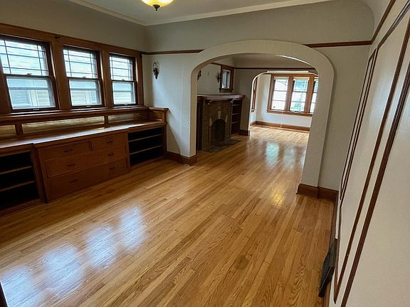 3rd image of 6116 W Richmond Ave #6116