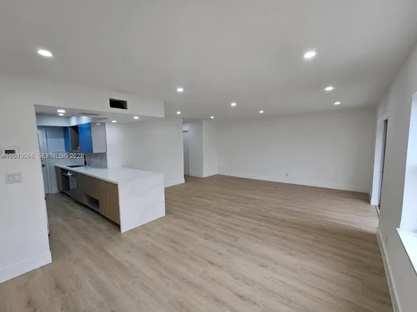 17911 NW 68th Ave APT O207, Hialeah, FL 33015