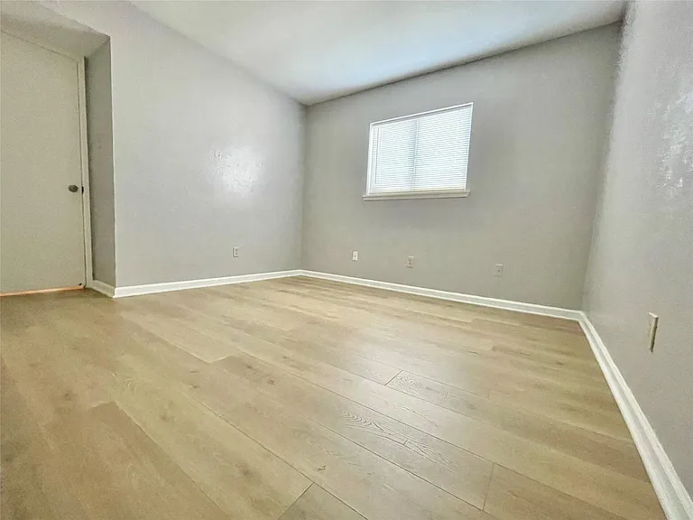 7334 La Granada Dr — Photo 18