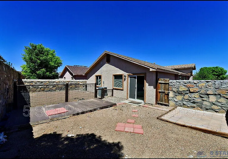 12976 Enrique Gomez Ln — Photo 44