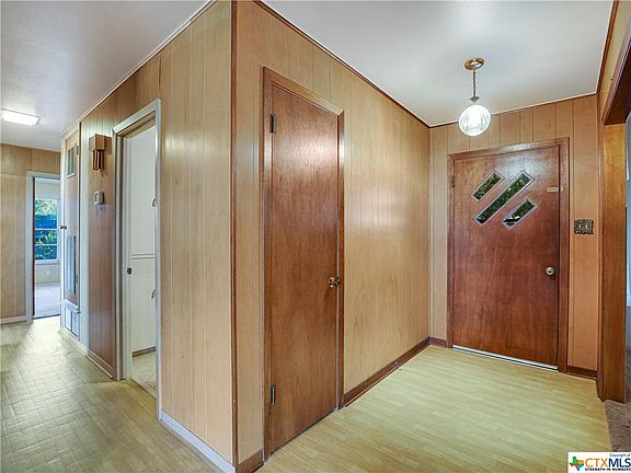 2nd image of 1006 Newport Ave