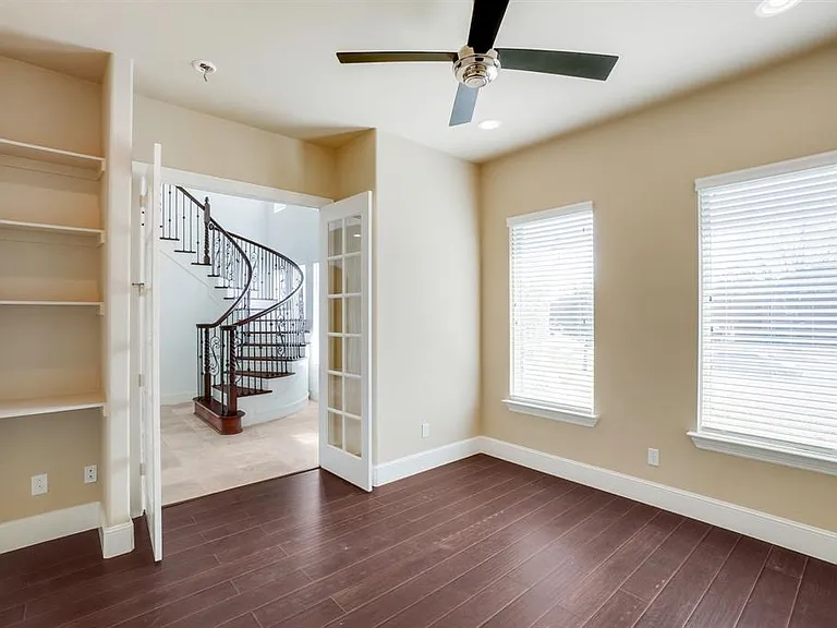 1012 Mallard Way — Photo 2