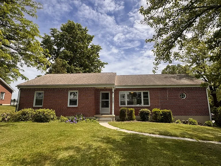 10033 Jonestown Rd — Photo 1