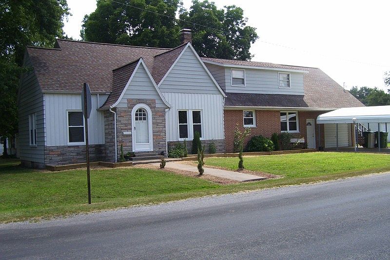 1st image of 200 W Douglas St