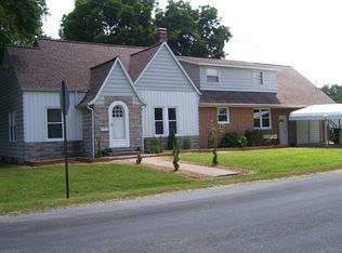 200 W Douglas St, De Soto, IL 62924