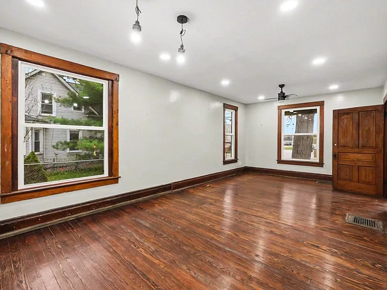 120 Depot St — Photo 5