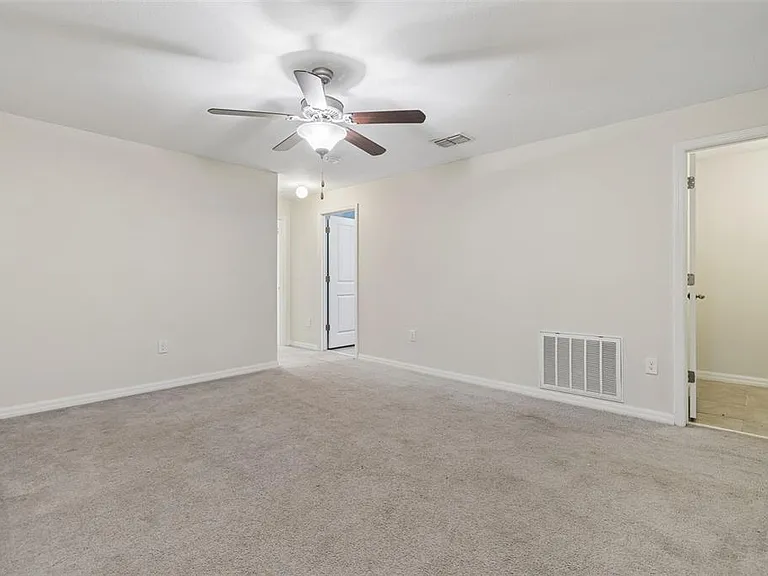 10687 Lake Montauk Dr — Photo 29