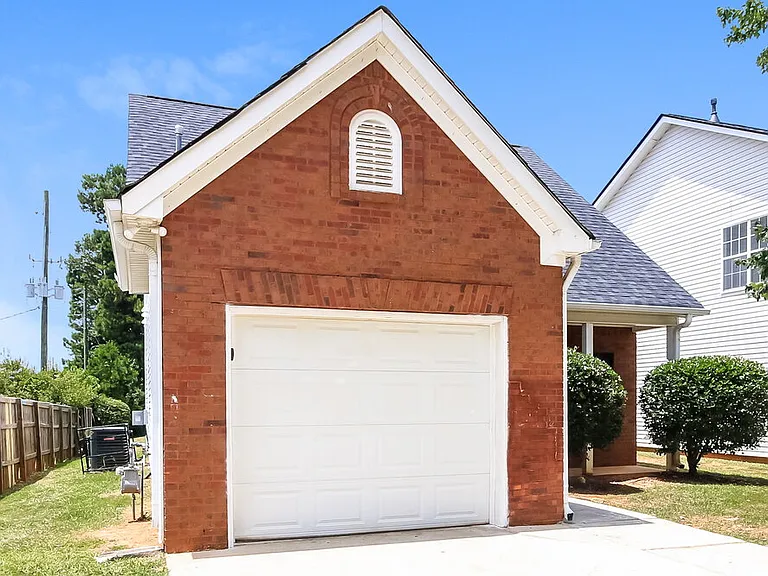7567 Winderemere Park — Photo 4