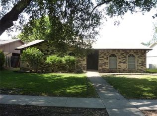2825 Clover Valley Dr, Garland, TX 75043