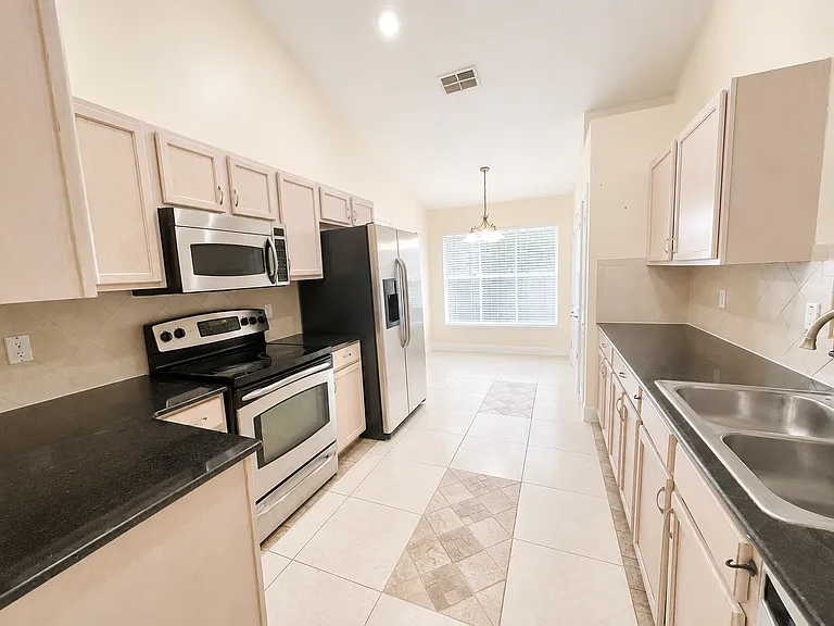 4201 Pine Isle Dr — Photo 8