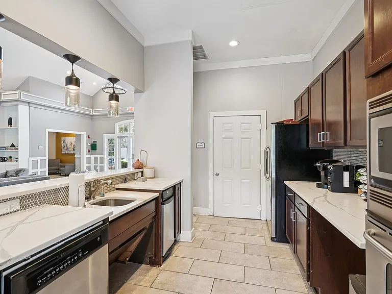Leyland Pointe — Photo 19